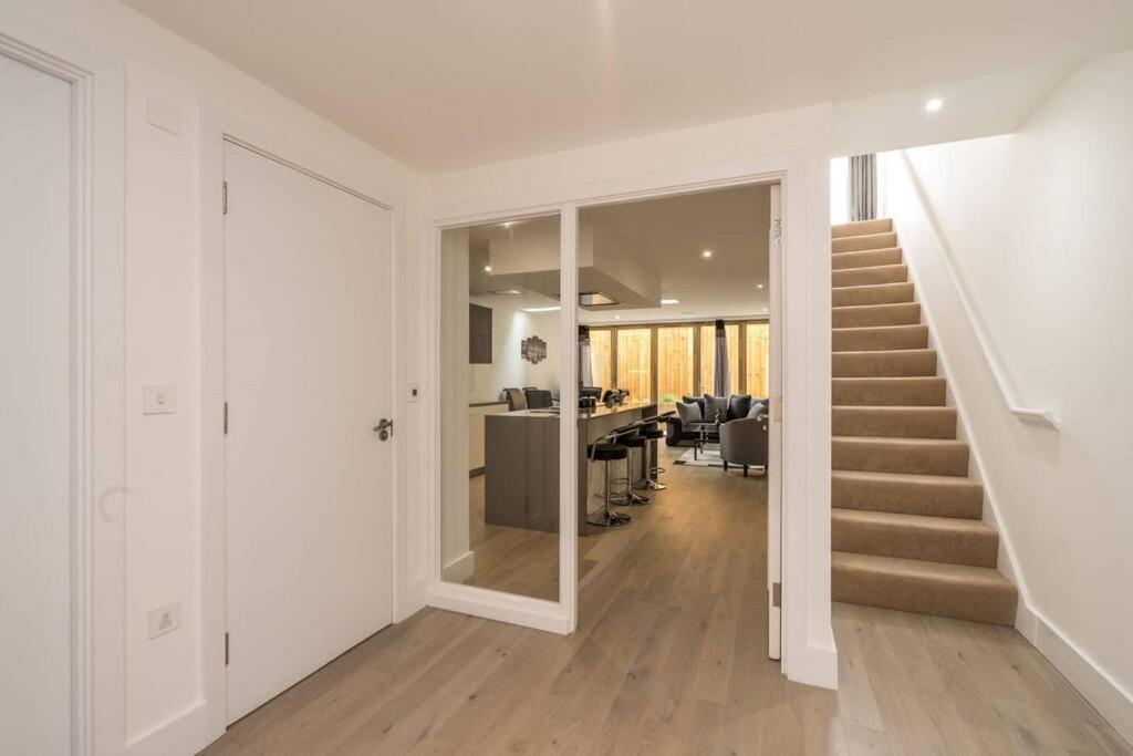 Apartmán Luxurious & Modern Townhouse In Hammersmith Londýn Exteriér fotografie